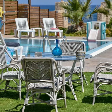 Mariza's Beachfront With Swimming Pool Analipsi (Crete)