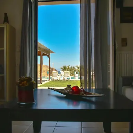 Apartamento Mariza's Beachfront With Swimming Pool Análipsi
