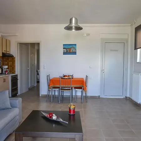 Mariza's Beachfront With Swimming Pool Apartamento