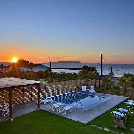 Mariza's Beachfront With Swimming Pool Analipsi (Crete)